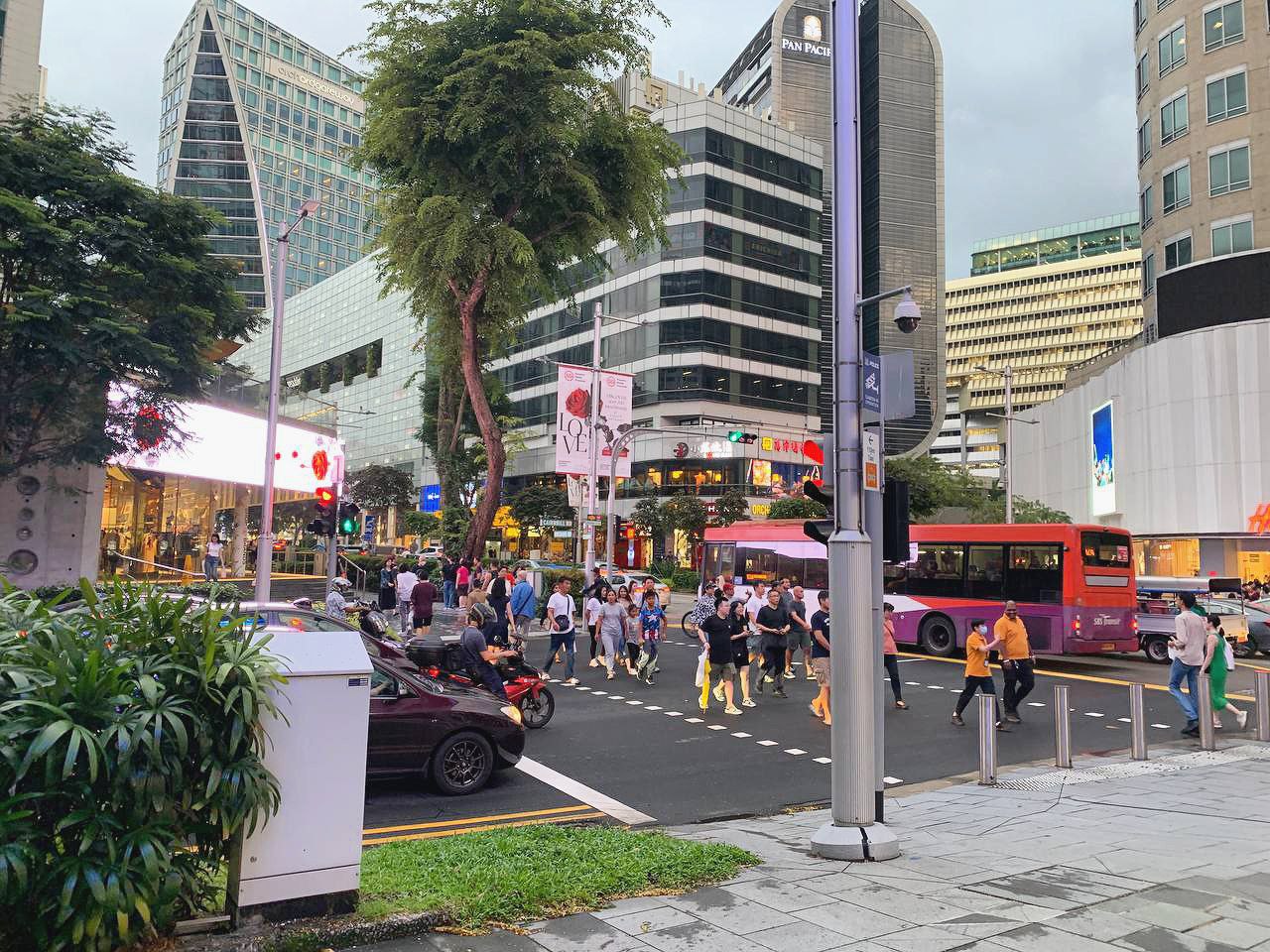A subscriber sent some cool photos from Singapore., media 1