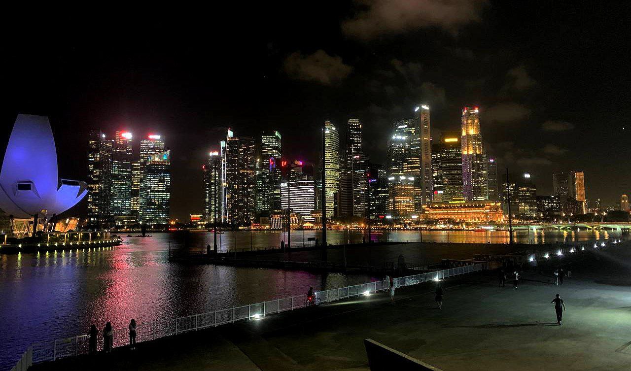 A subscriber sent some cool photos from Singapore., media 6