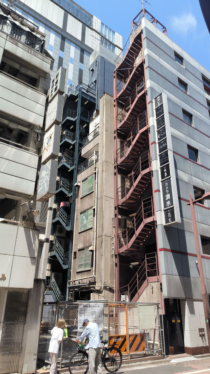 #Tokyo, media 1