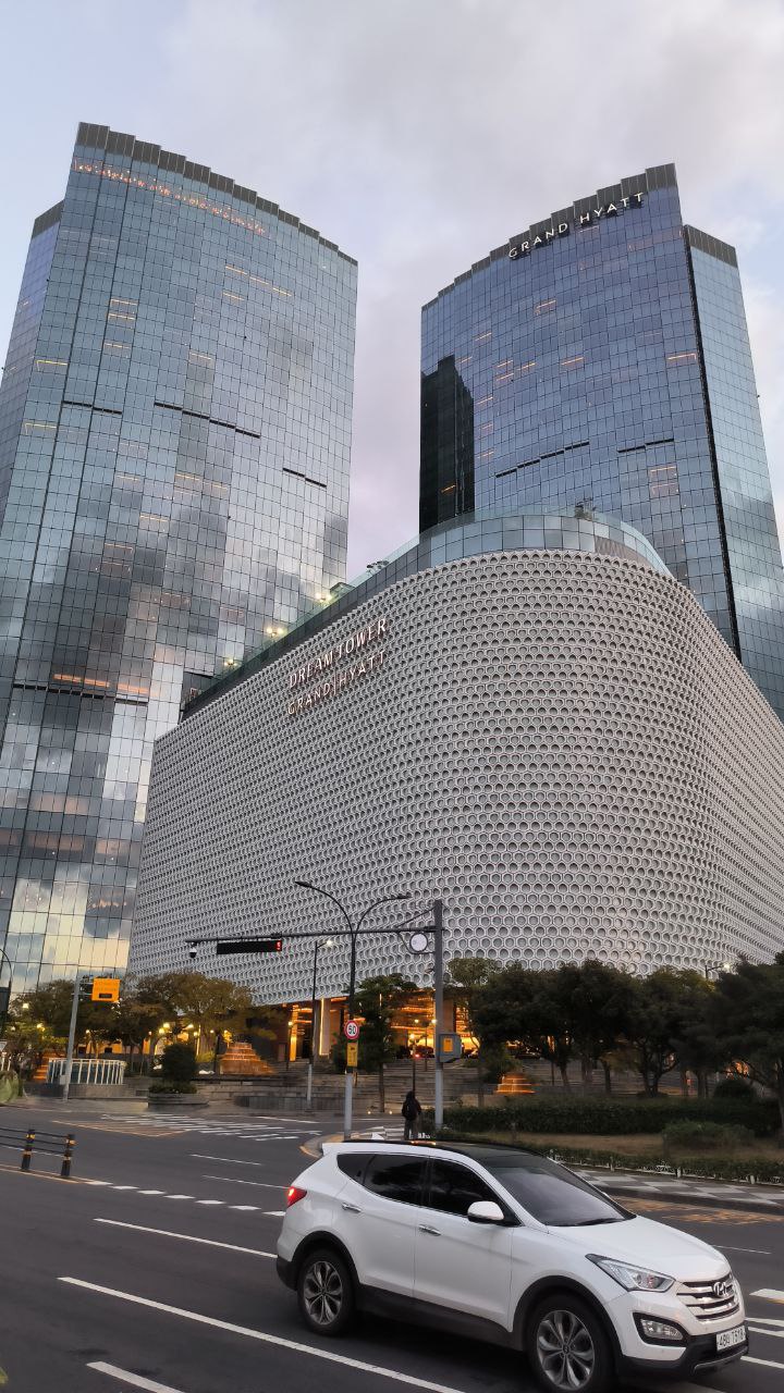 #Review, media 1