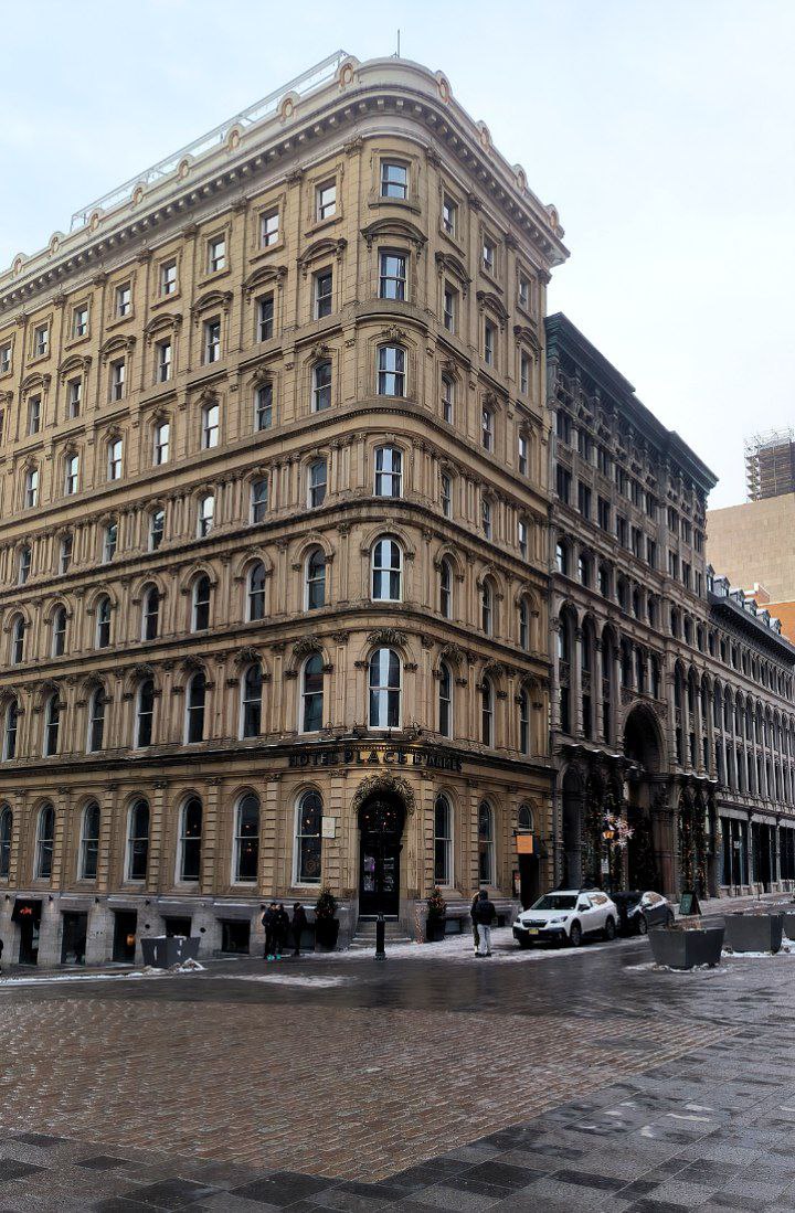 I'm back with more photos from my trip to #Montreal, media 4