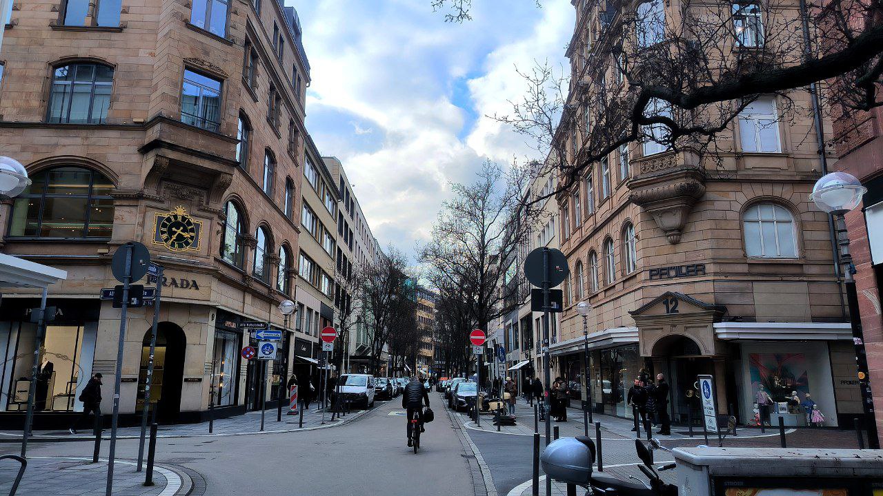 #Frankfurt, media 4