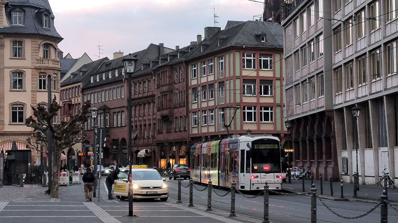 #Frankfurt, media 1