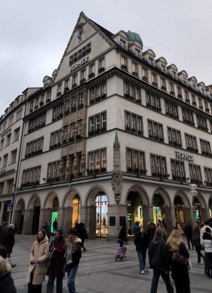 #Review #Munich, media 1