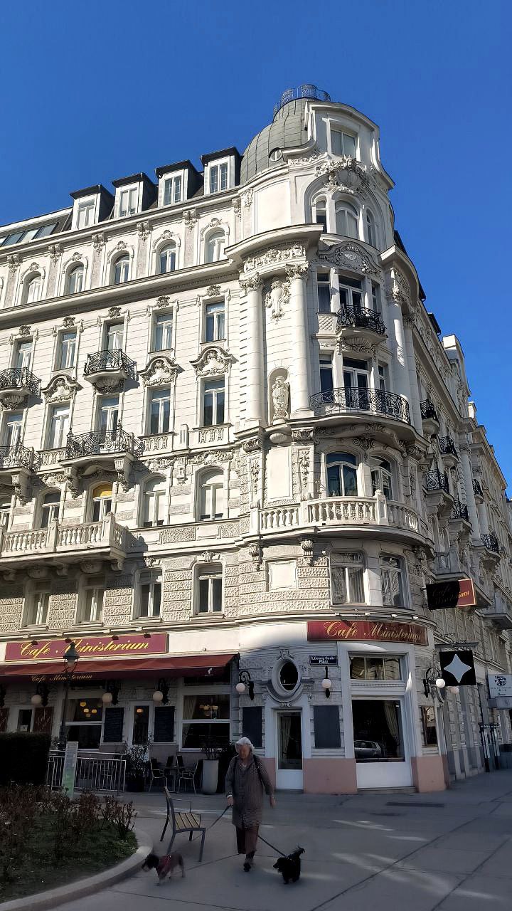 The next city on my European route was the capital of Austria - #Vienna., media 3