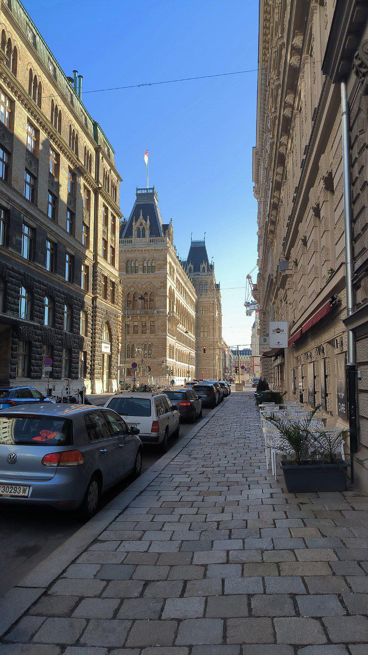 #Vienna #Review, media 1