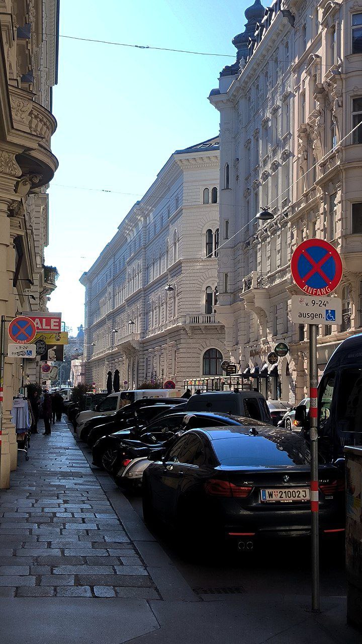 #Vienna #Review, media 3