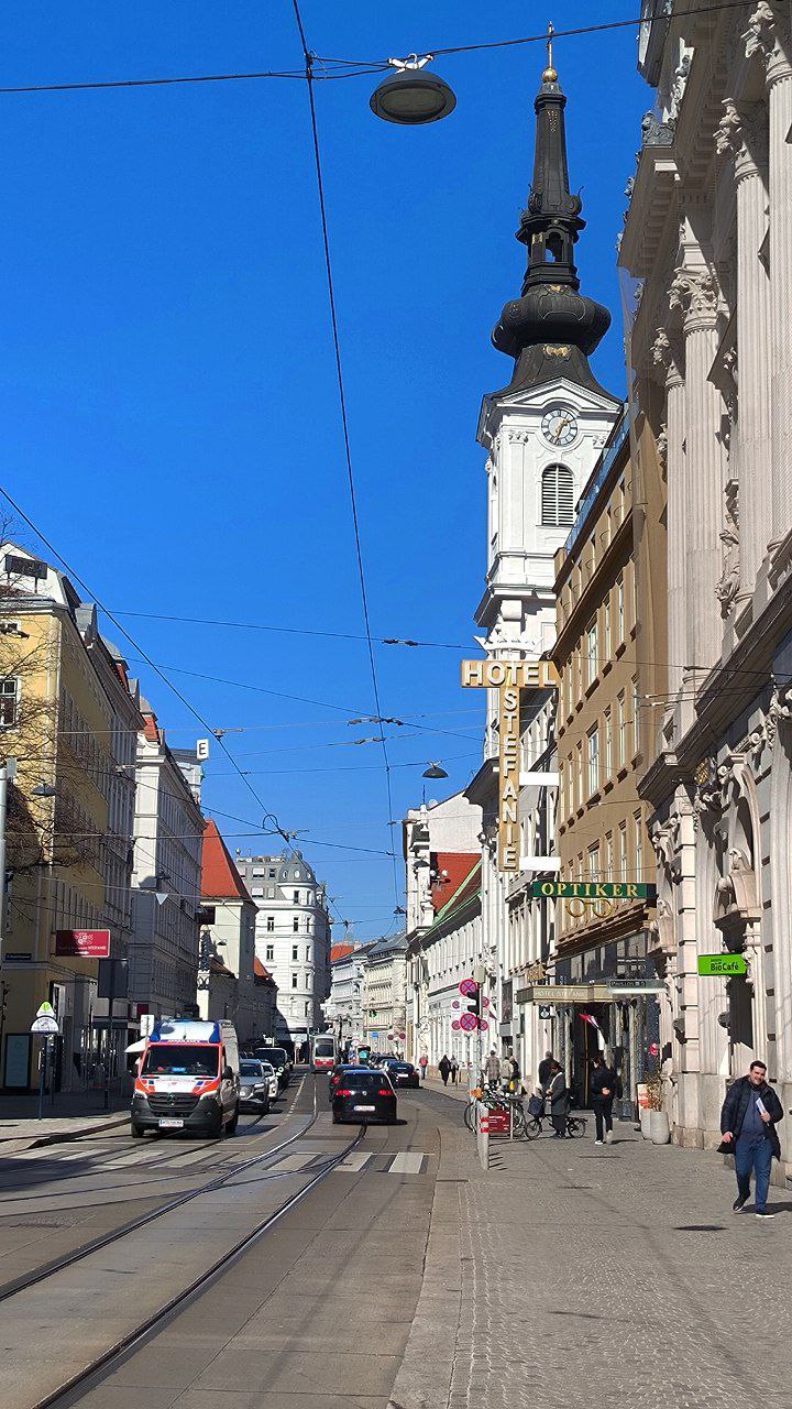 #Vienna #Review, media 5