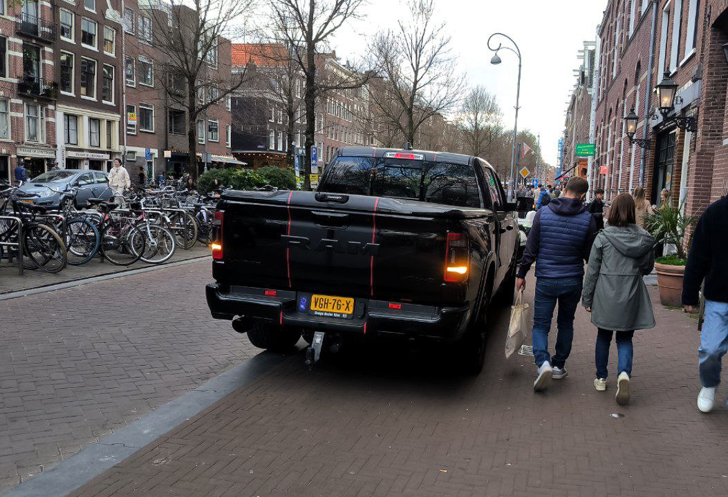 #Amsterdam, media 1