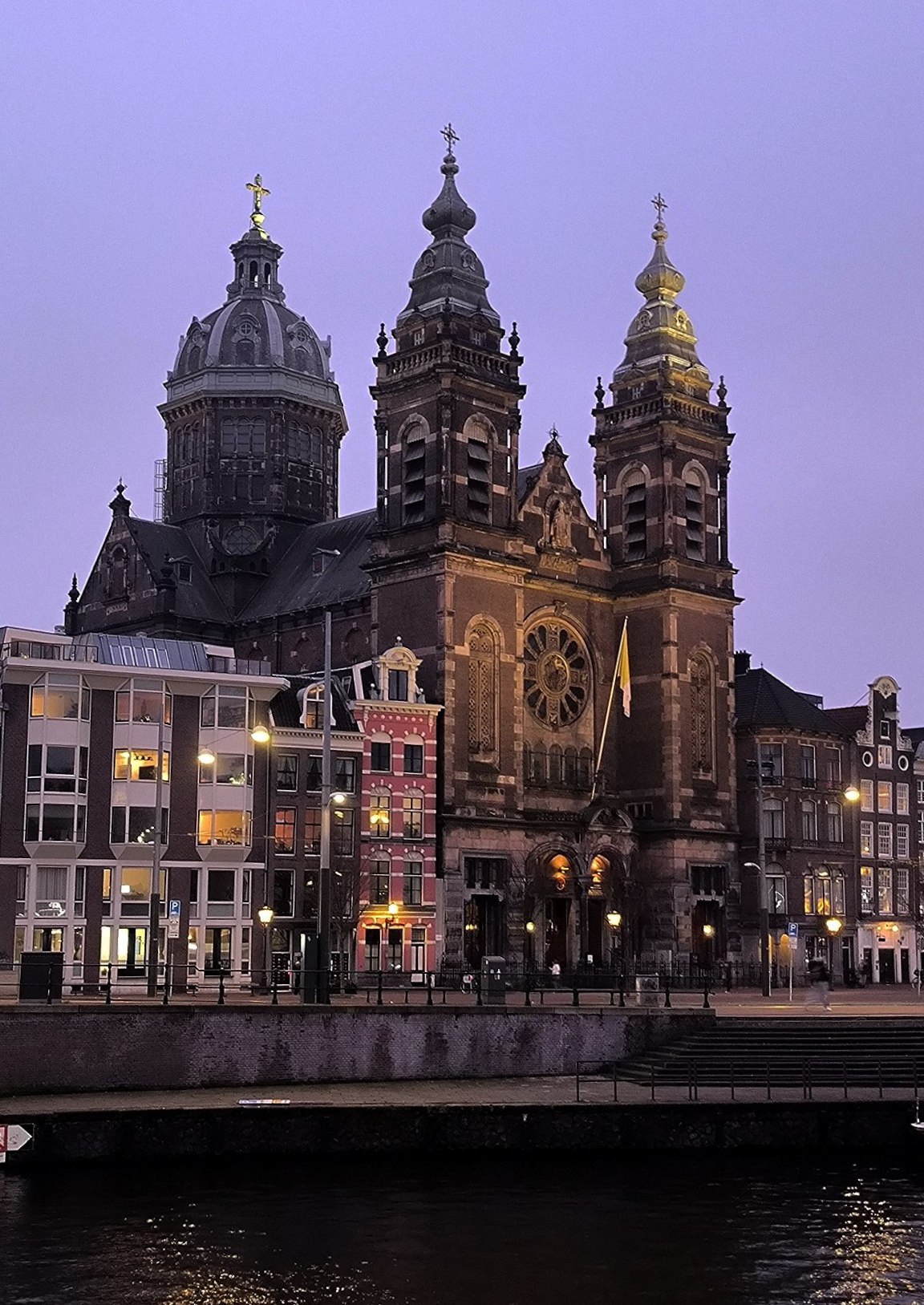 #Amsterdam #Review, media 3