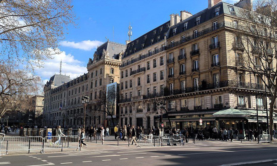 #Paris, media 1