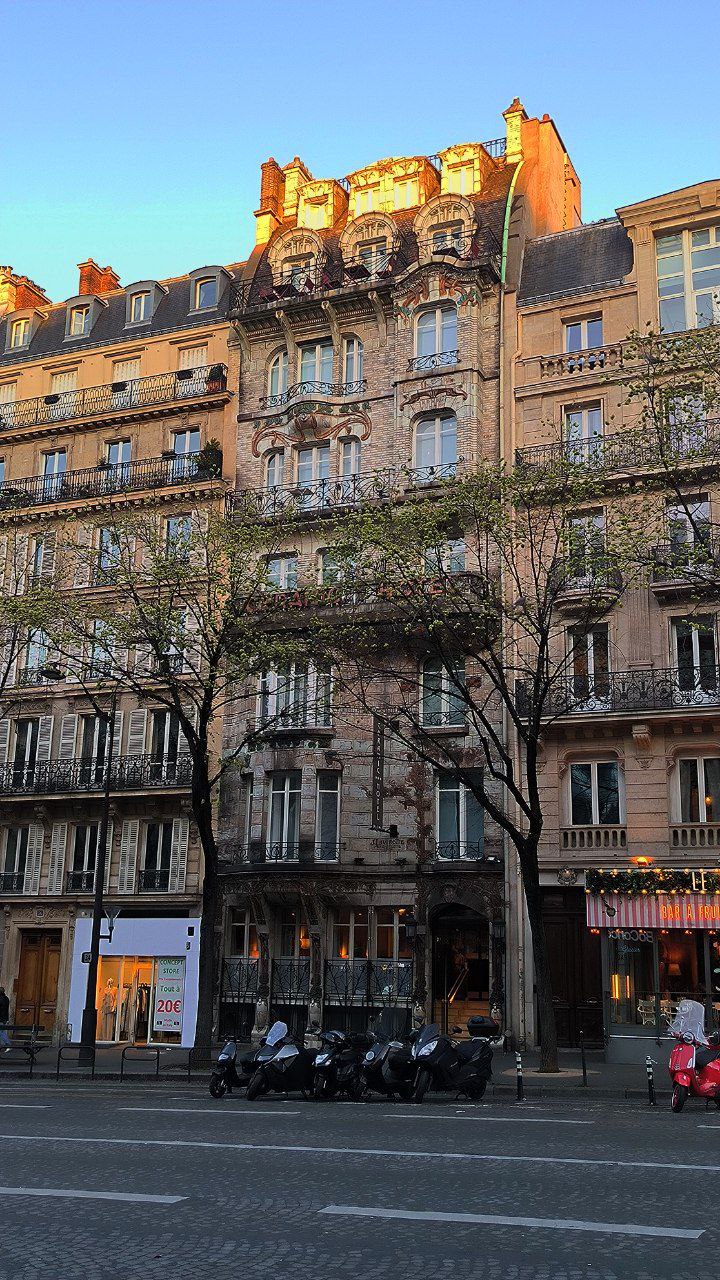#Paris, media 4