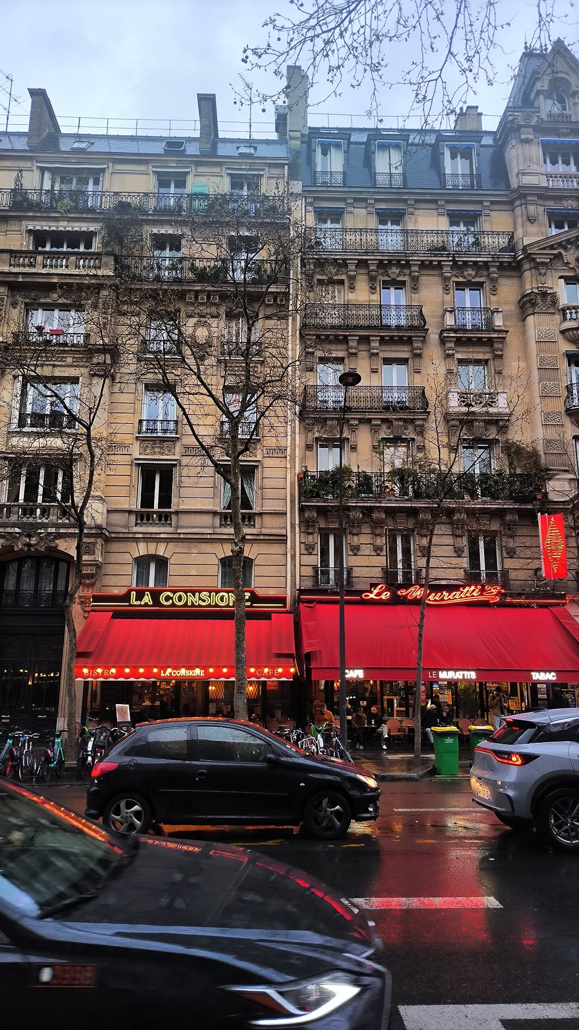 Rainy #Paris, media 2