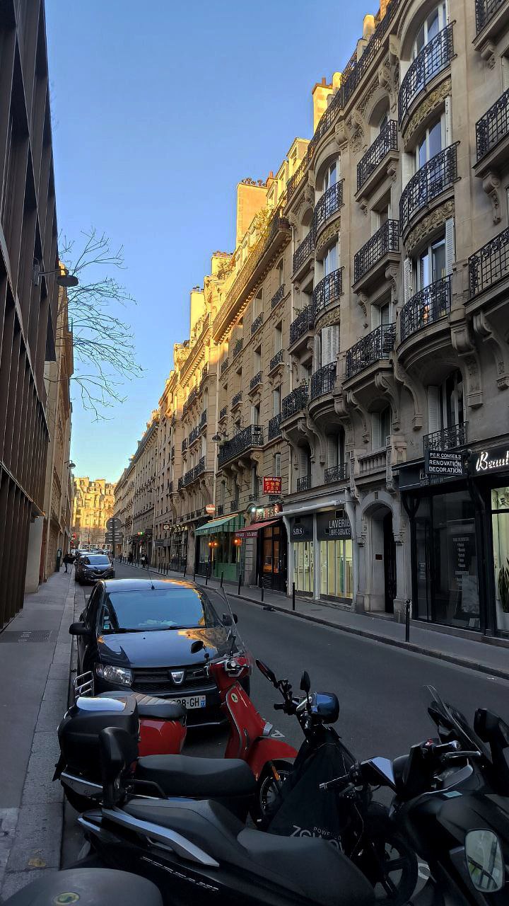 #Paris, media 6