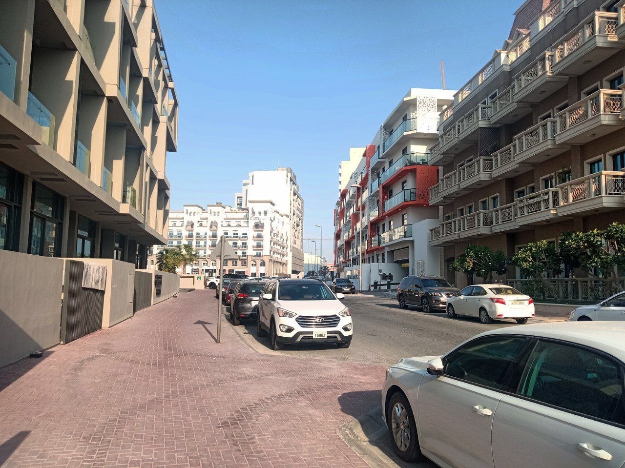 #Dubai, media 1