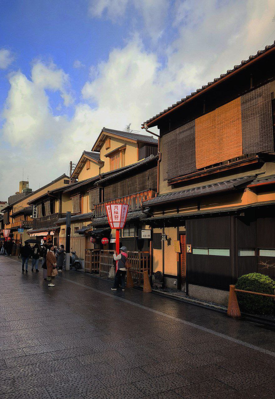 The well-known Gion district in #Kyoto, media 6