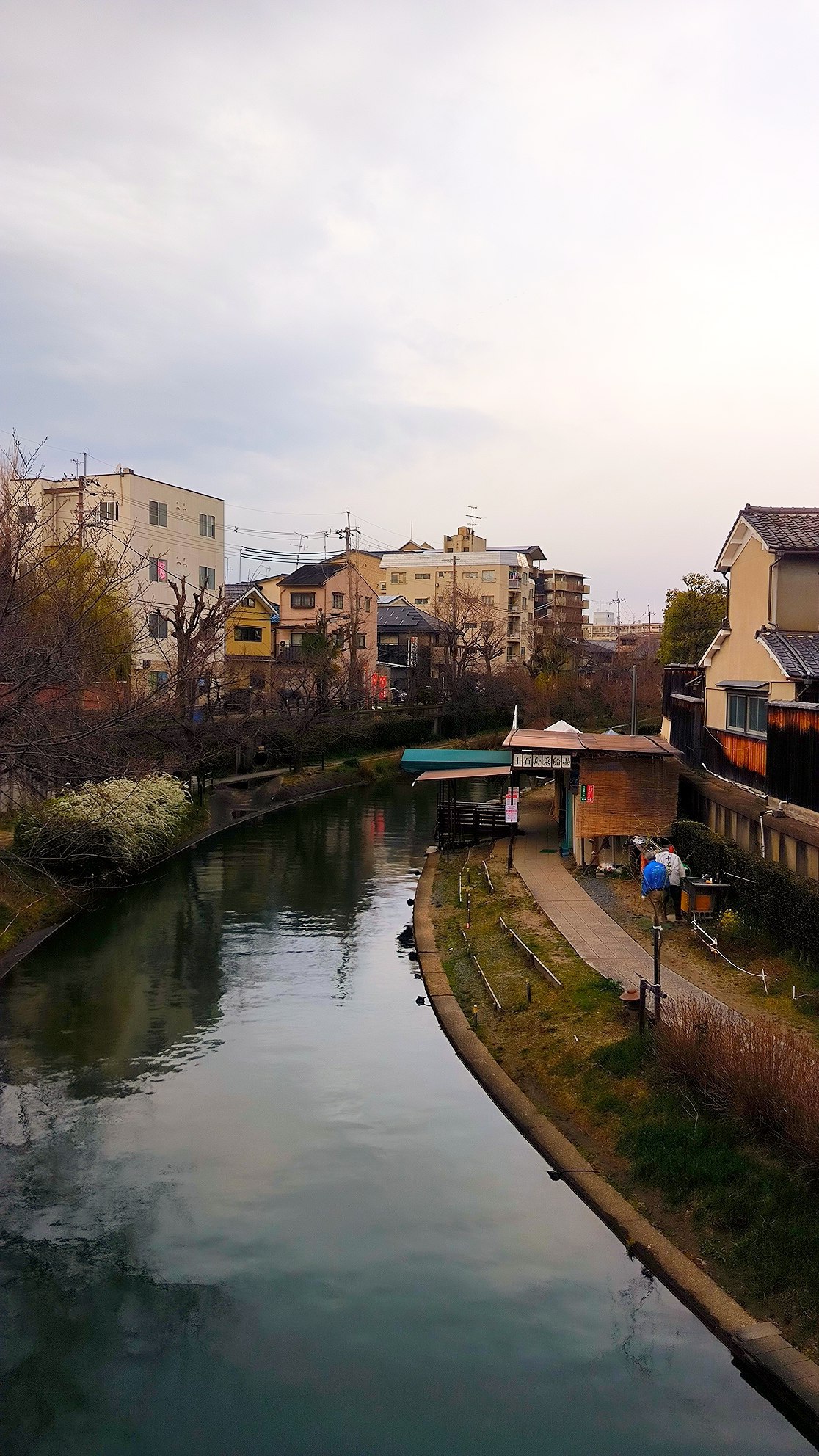#Kyoto is built on the wide Kamogawa River., media 4