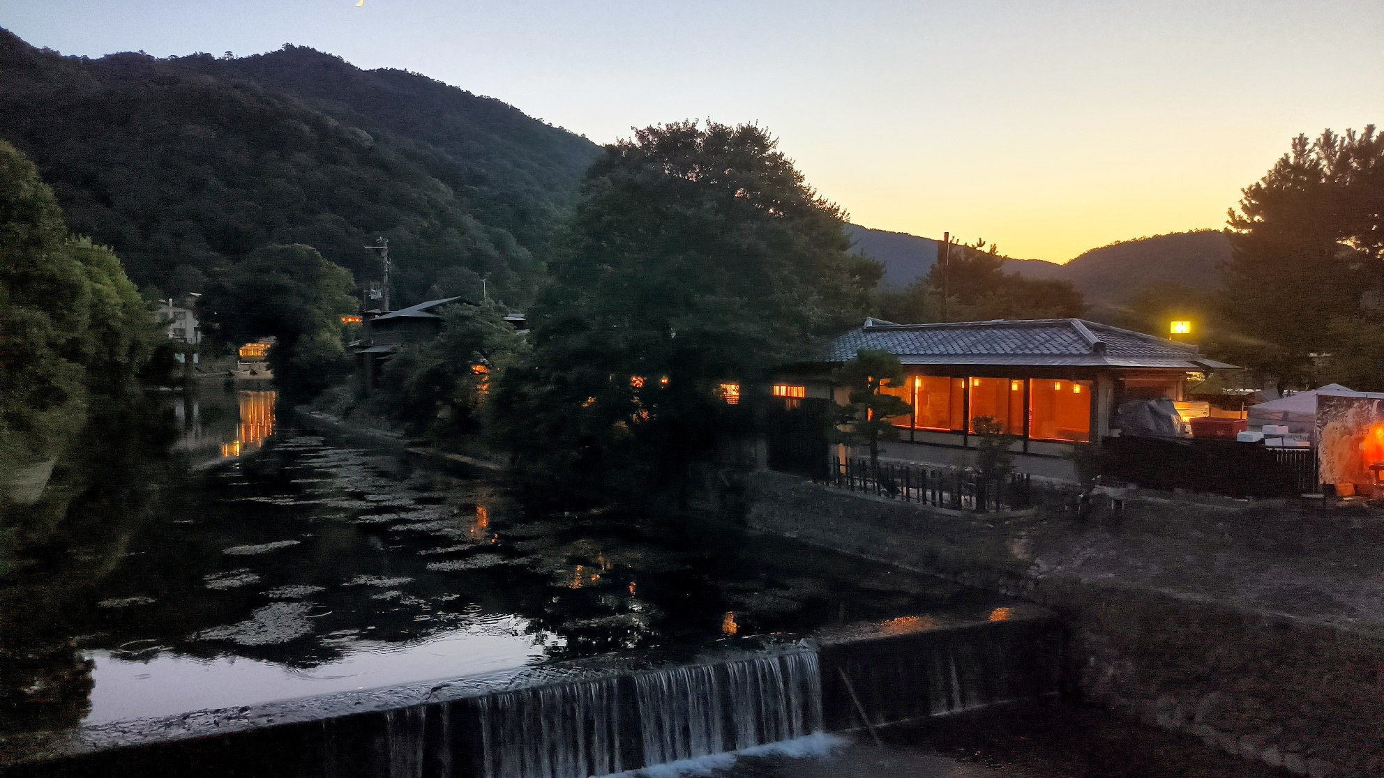 Here's a life hack for you if you're going to #Kyoto in the summer to climb mountains -…, media 2