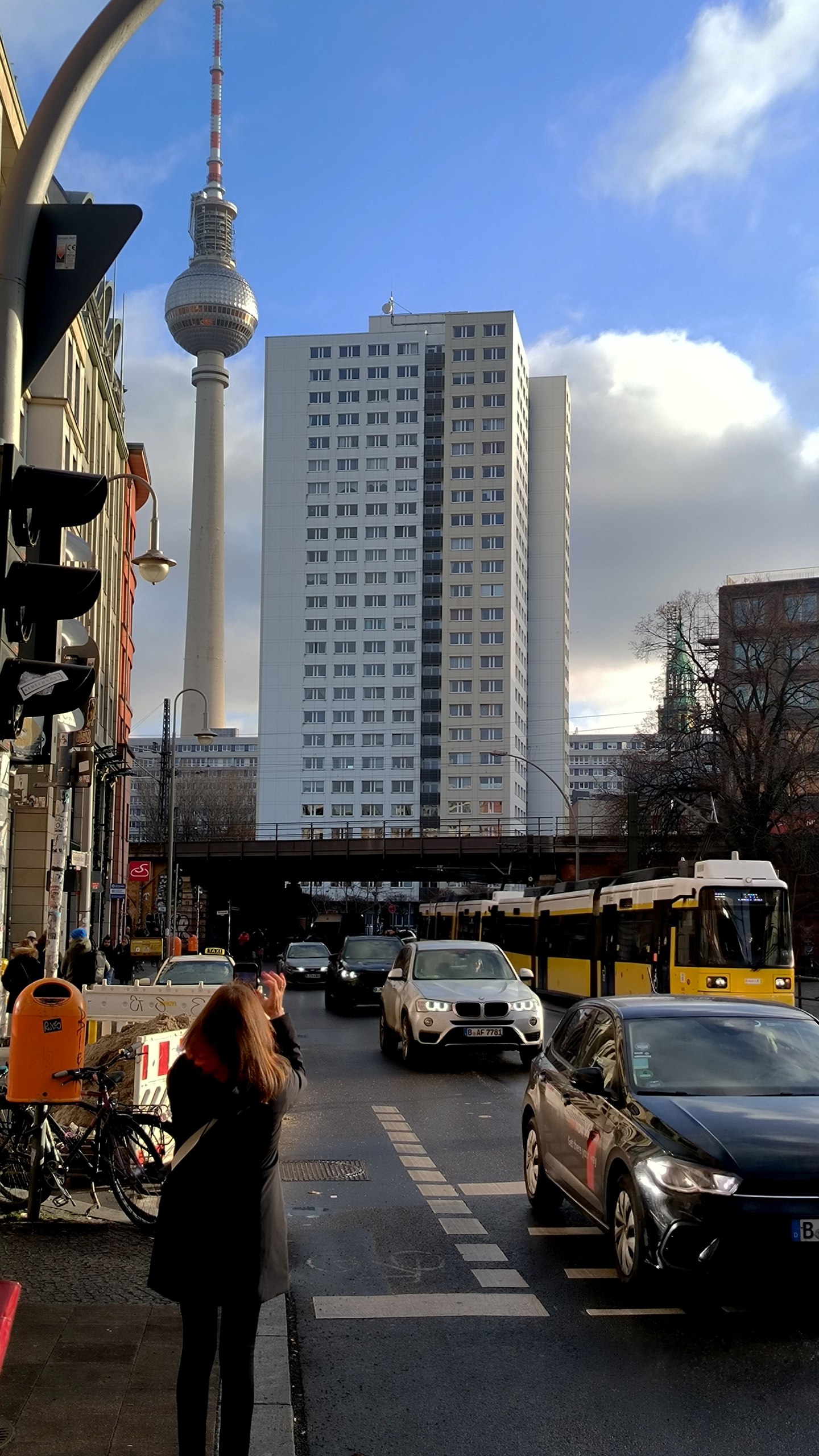 #Review, media 1