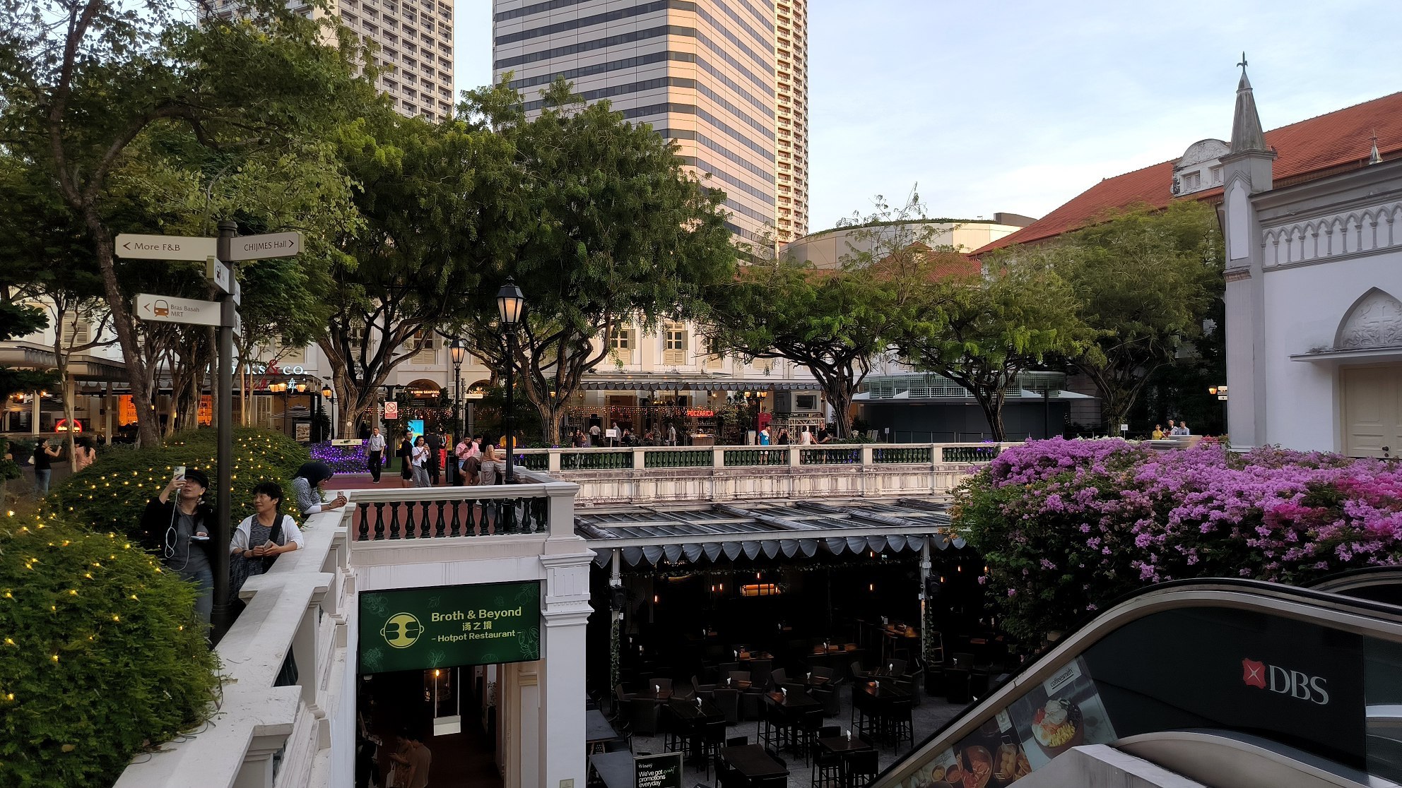 #Singapore, media 3