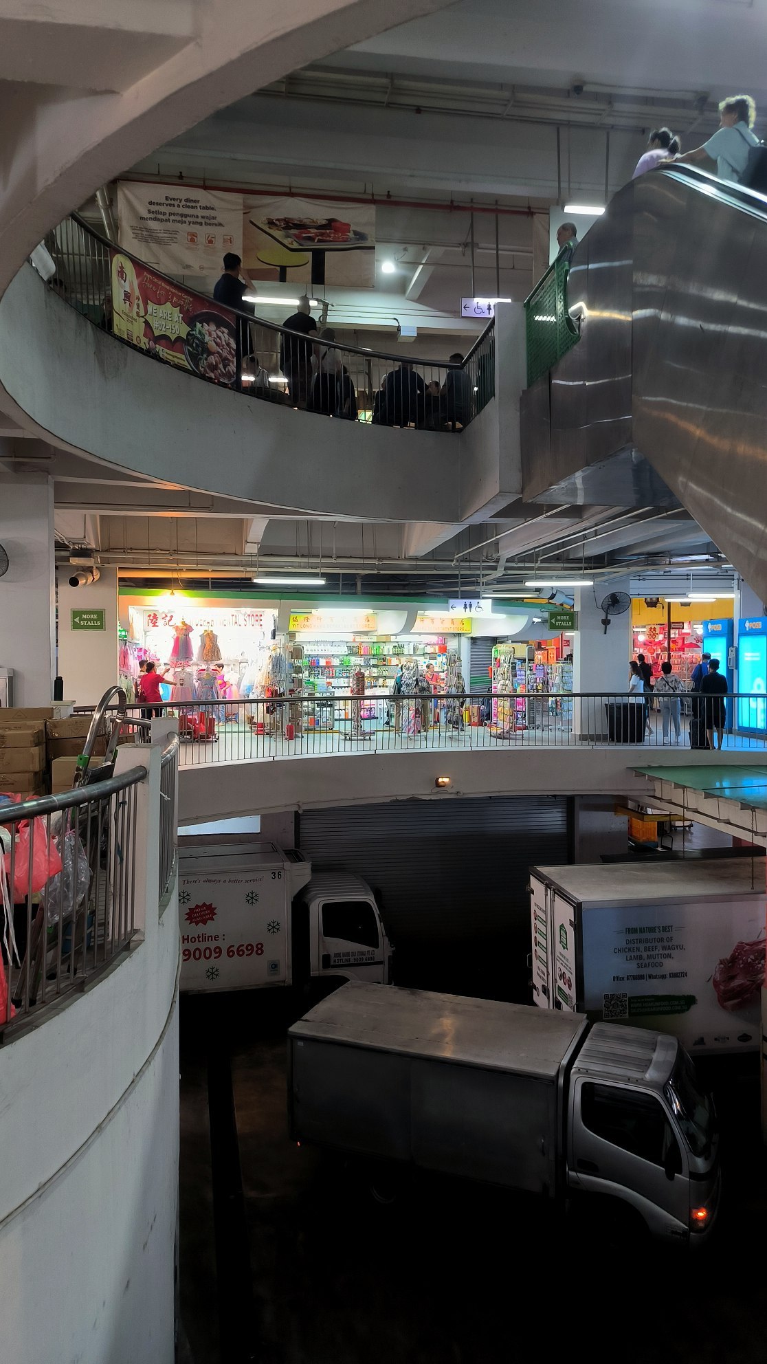 #Singapore, media 2