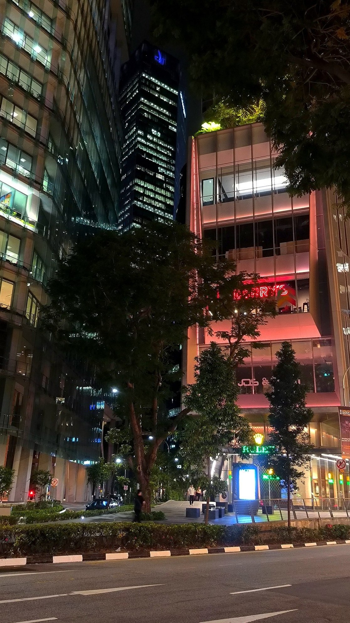 The financial district of #Singapore, media 7