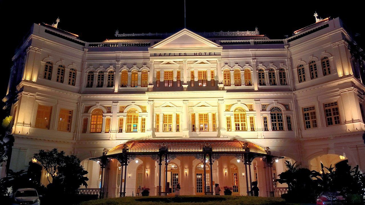 Colonial architecture in different parts of the city., media 3