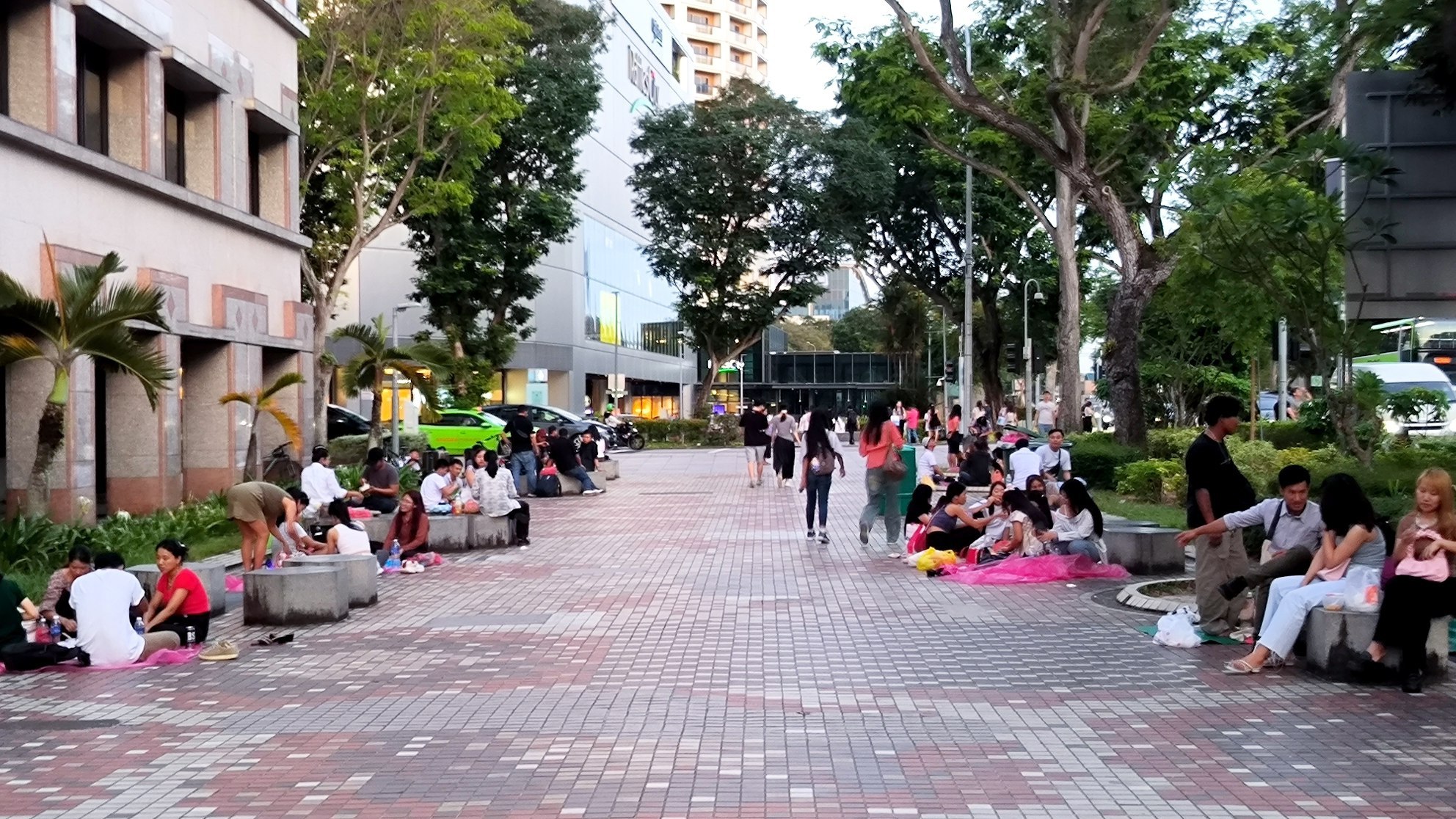 #Singapore, media 1