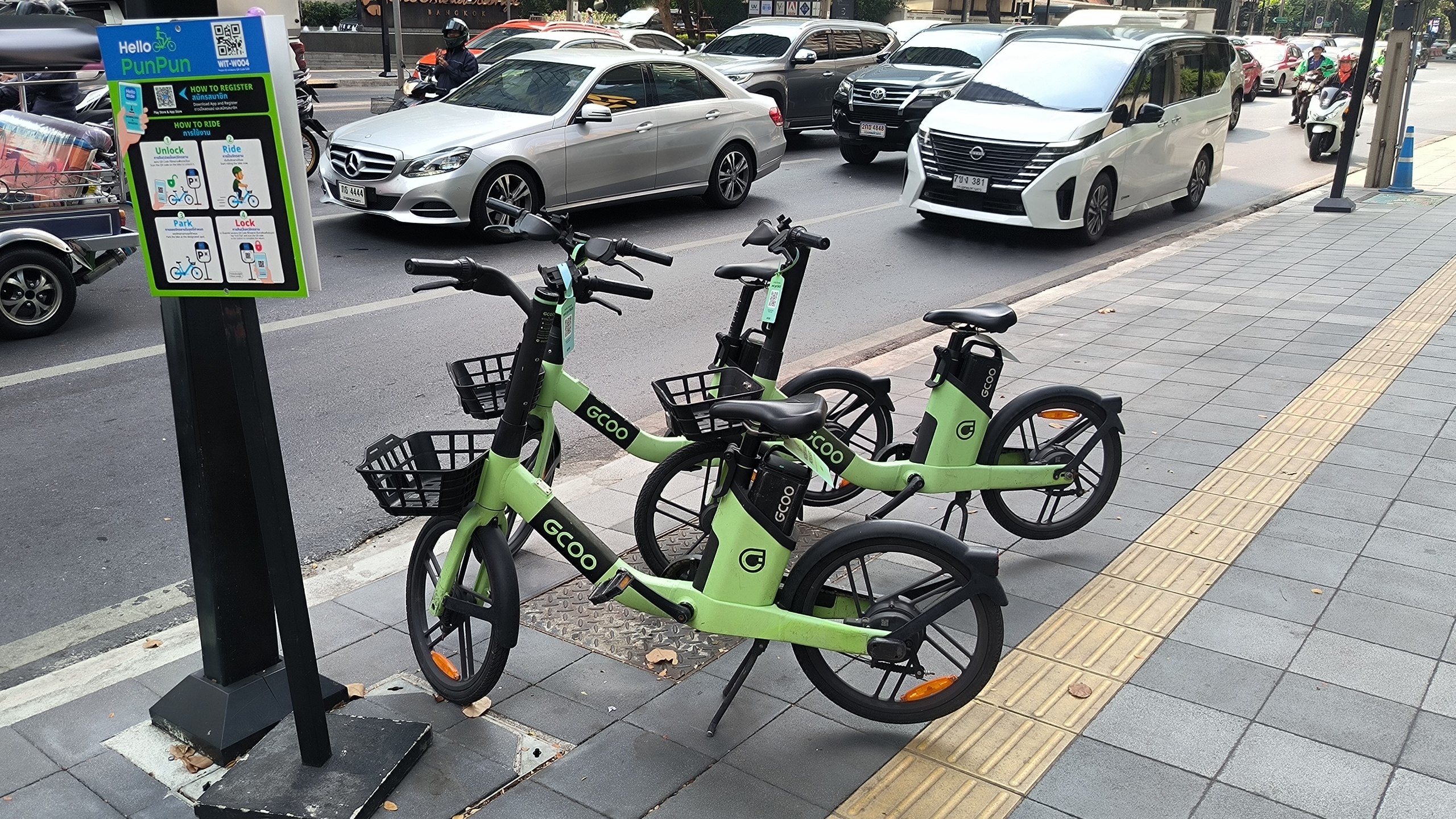 I noticed that e-bike rentals have appeared in #Bangkok., media 1