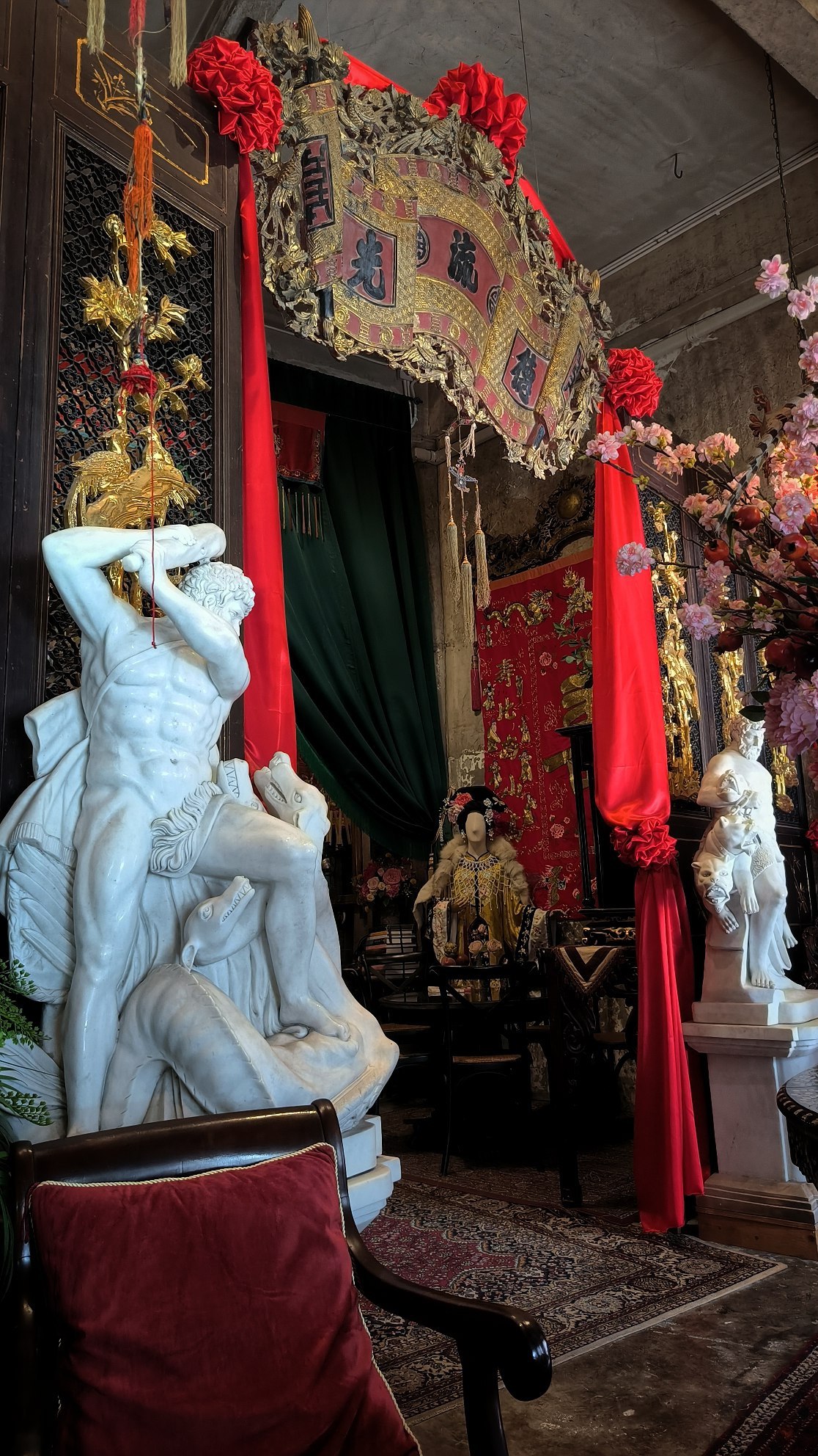 A hidden gem of Chinatown in #Bangkok - Qilin Tea House…, media 2