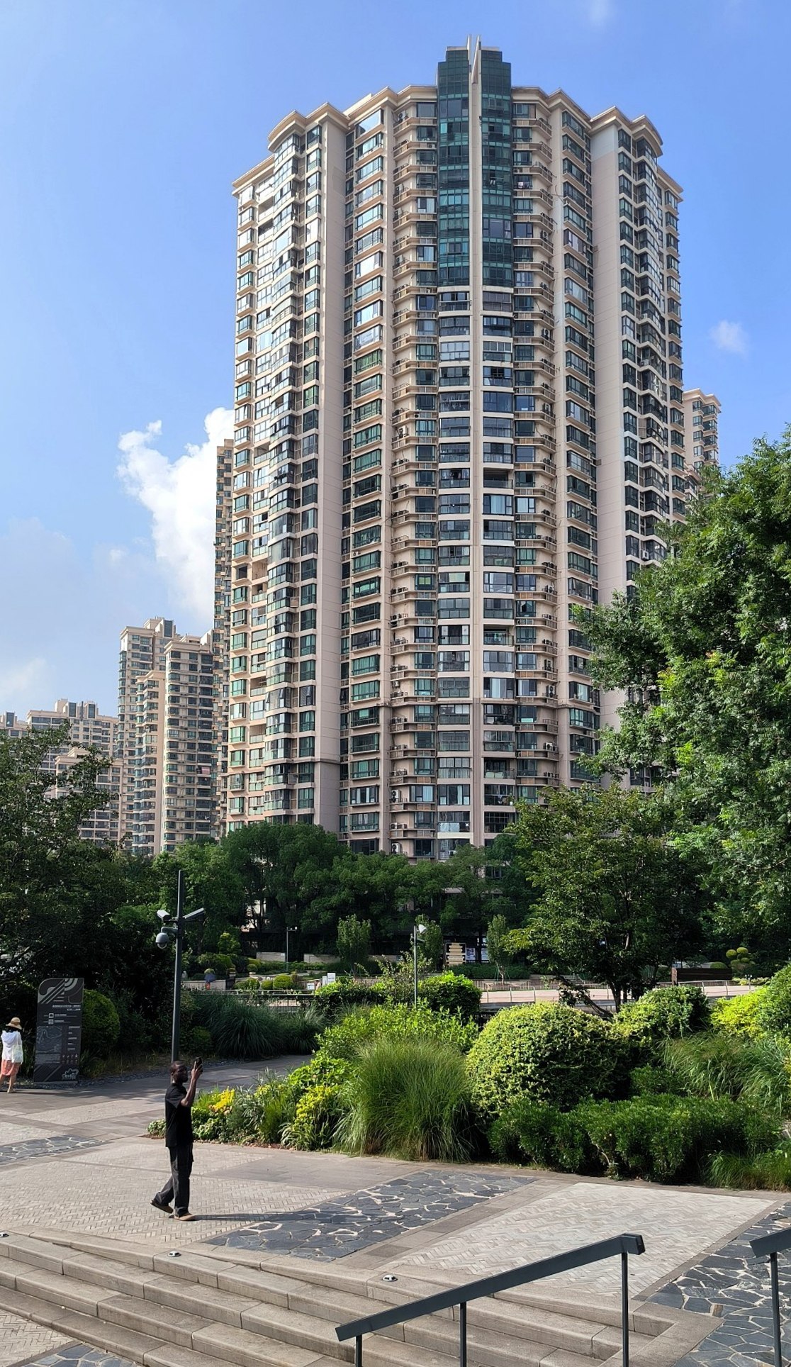 #Shanghai, media 1
