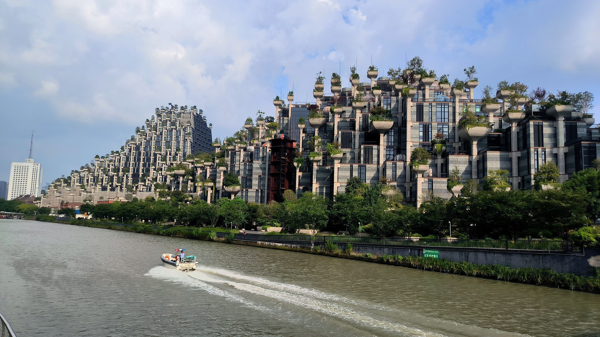 #Shanghai, media 3