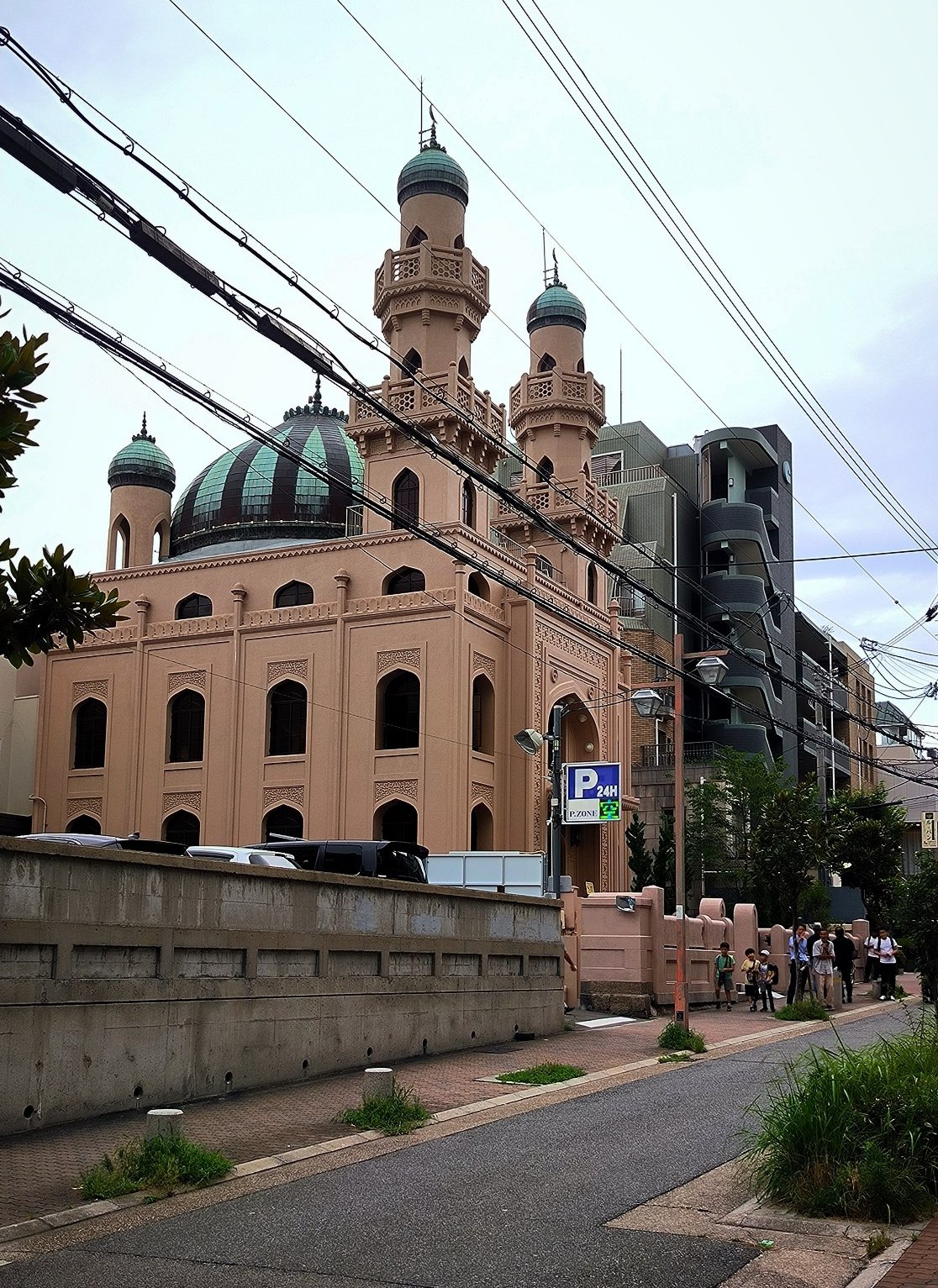 Fun fact: In #Kobe, you can find the oldest mosque in Japan, built in 1935., media 1
