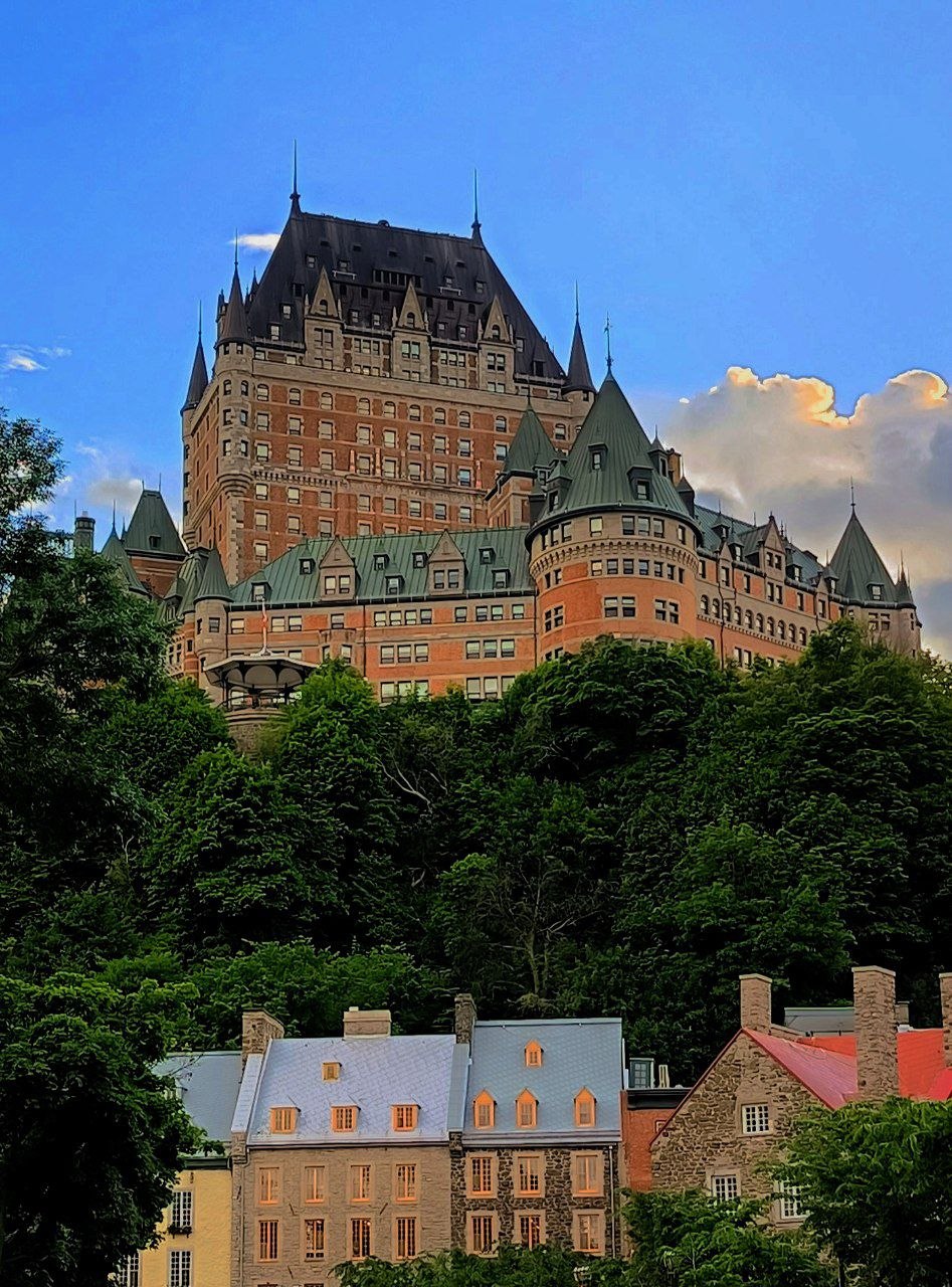 It's hard not to notice the elephant while walking through the streets of #Quebec!, media 3