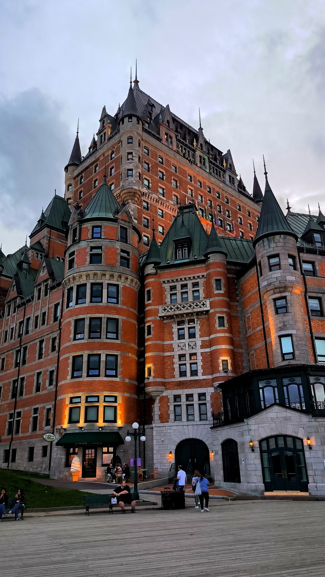 It's hard not to notice the elephant while walking through the streets of #Quebec!, media 5
