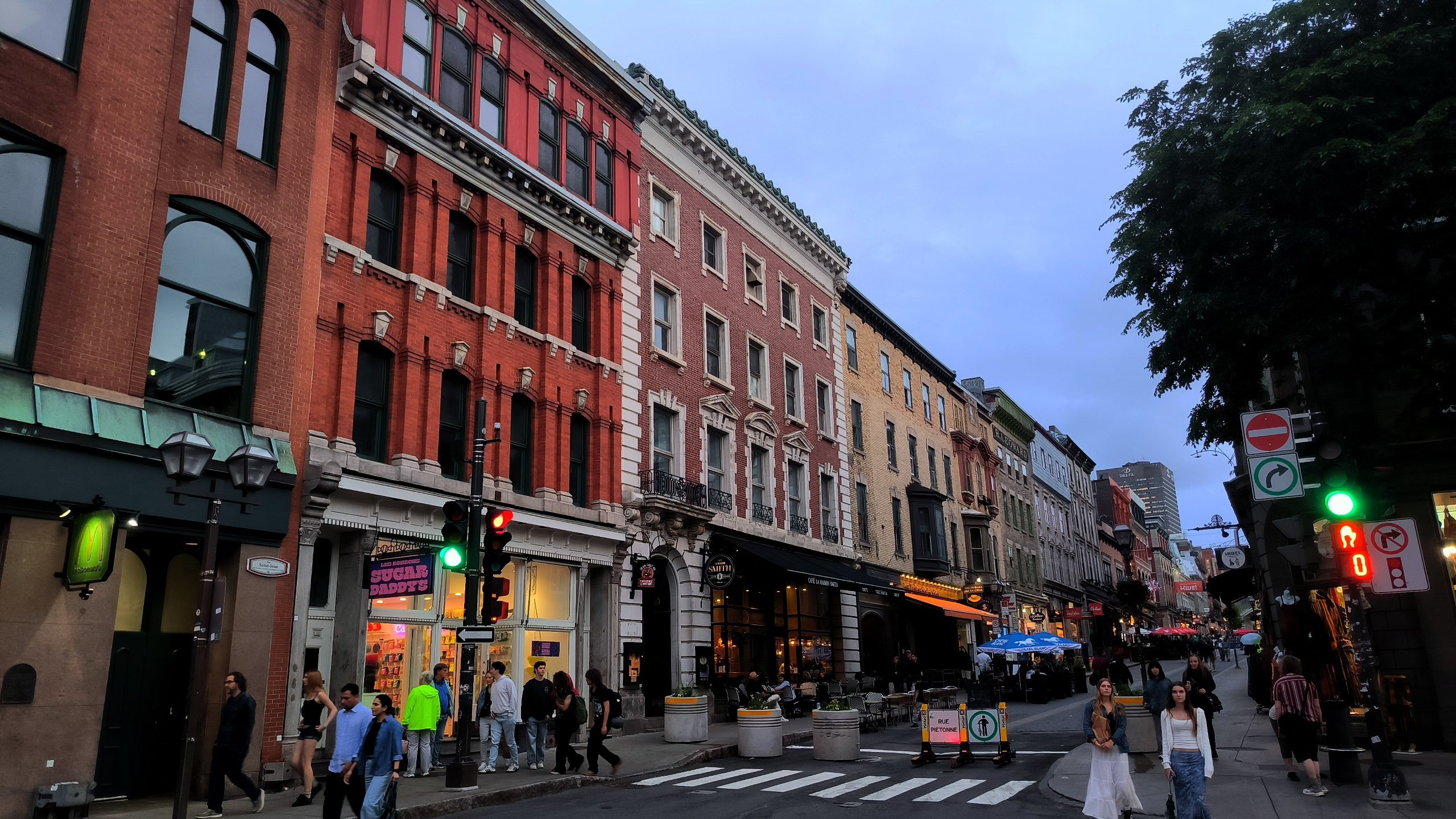 Saint Jean pedestrian street, one of the oldest in Quebec., media 1