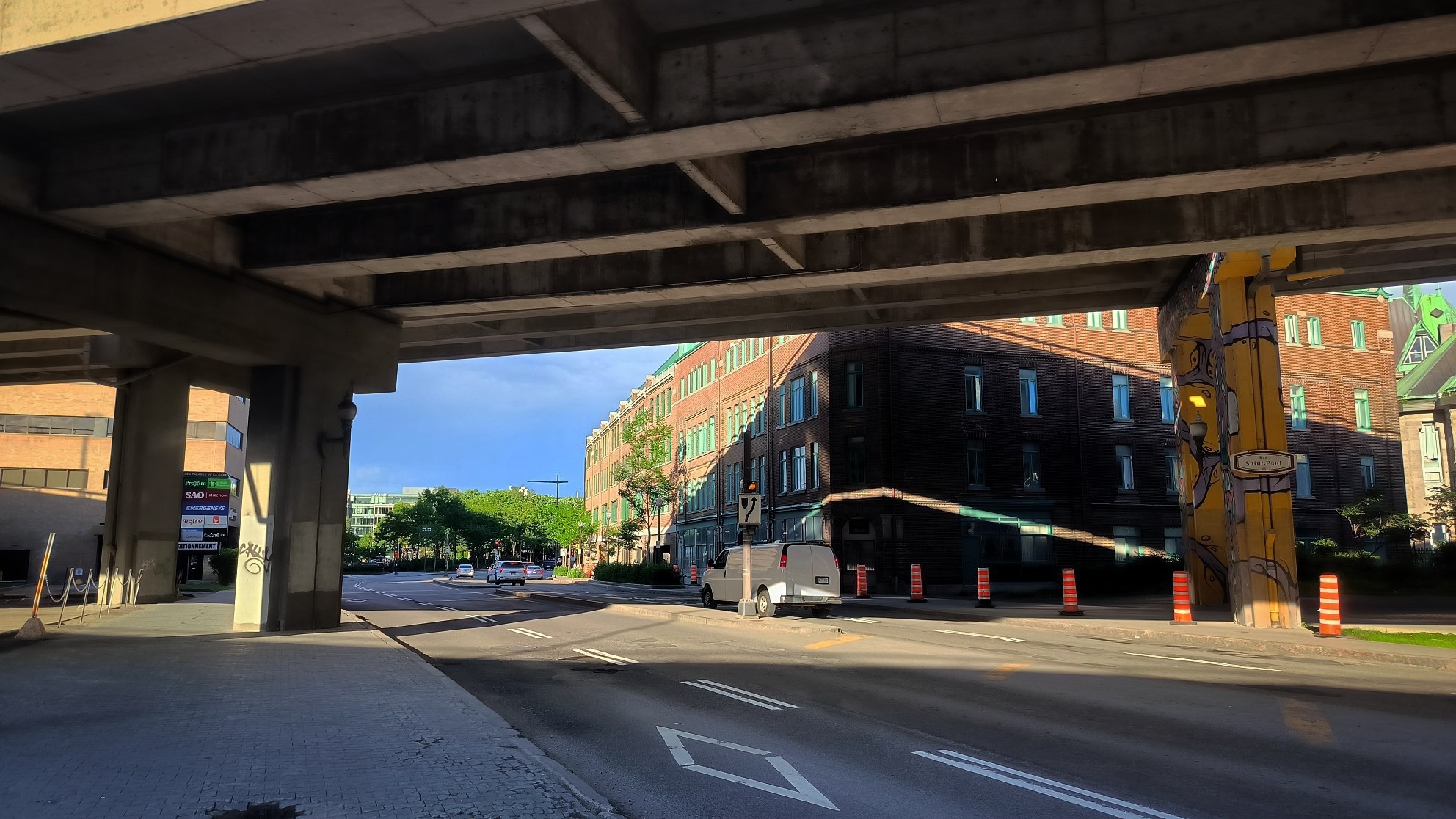Once you venture beyond the old city center, the fairytale ends..., media 3