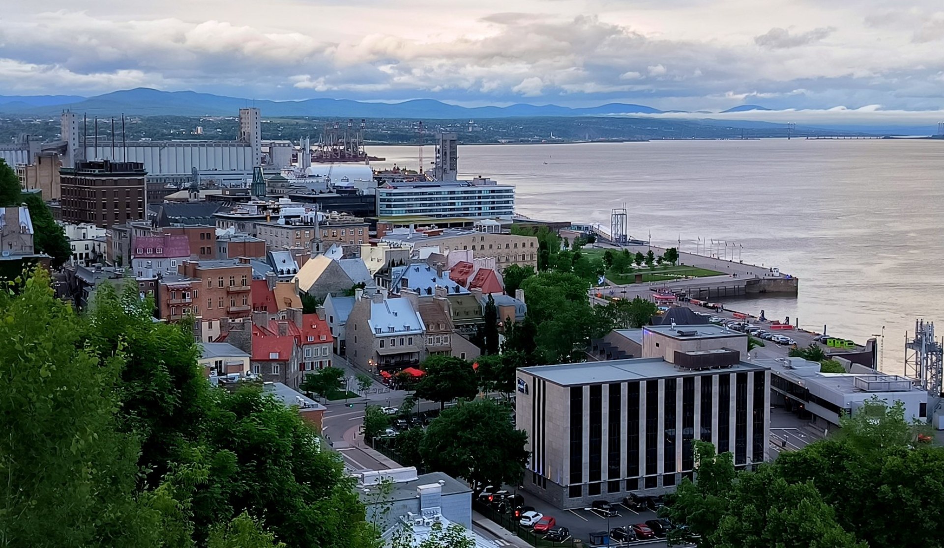 #Quebec, media 6