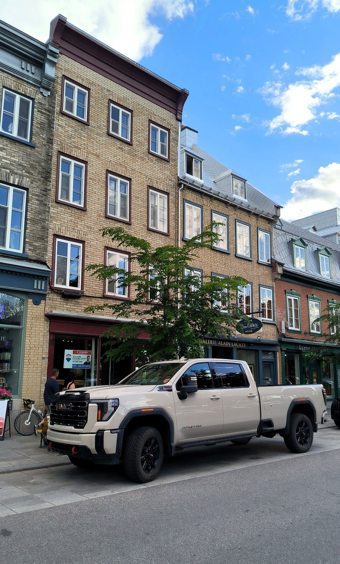#Quebec, media 3
