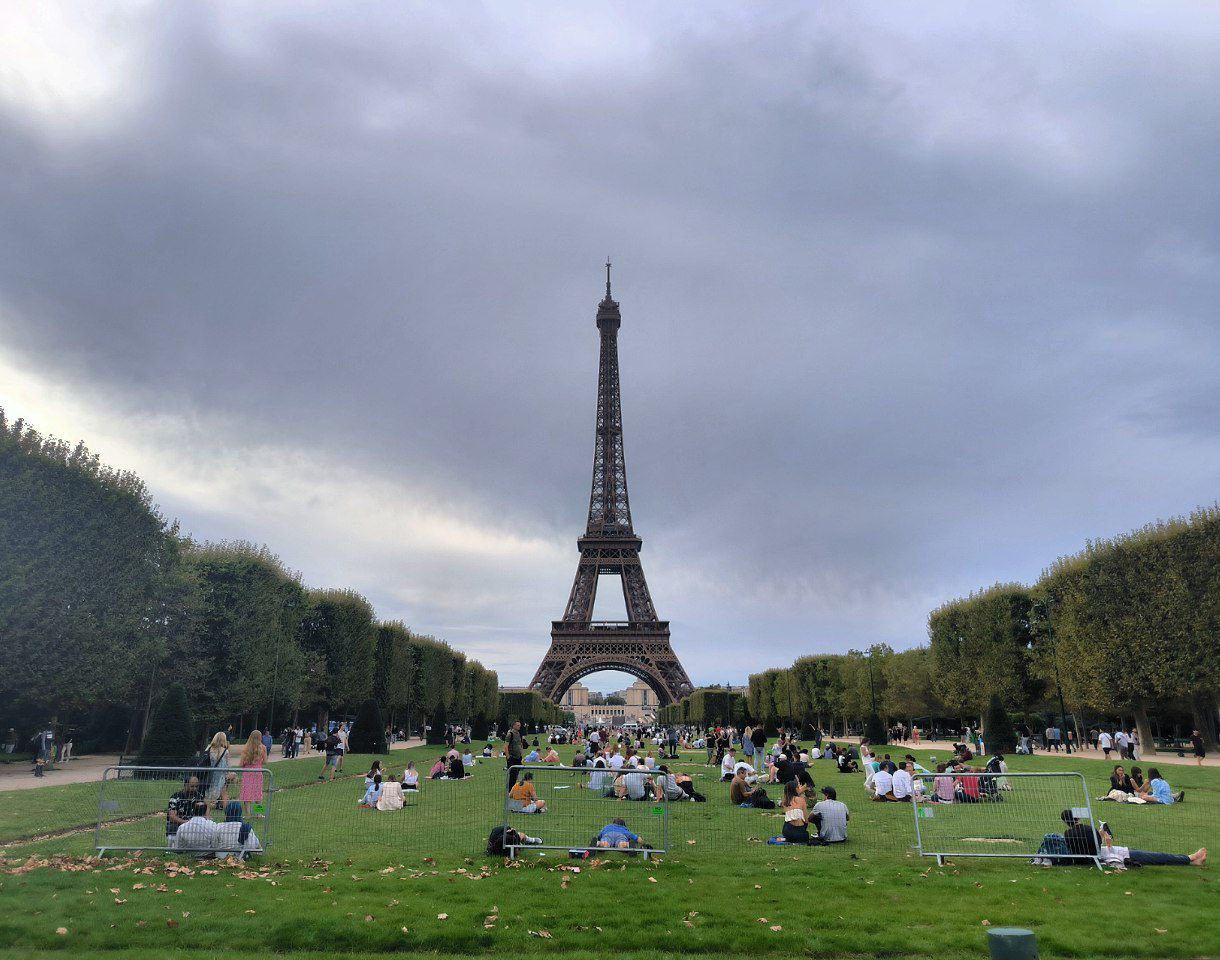 #Paris, media 1