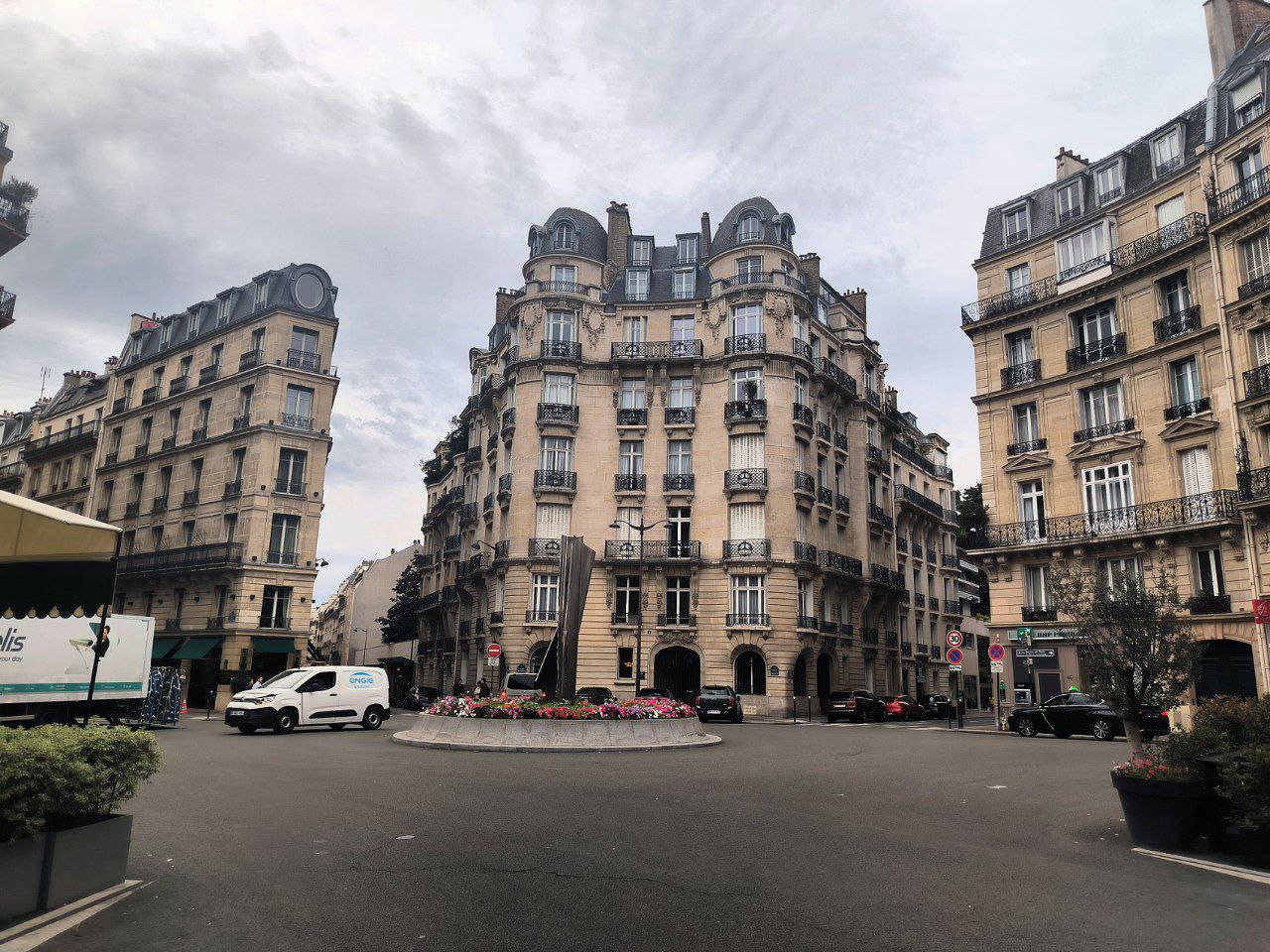 #Paris, media 8