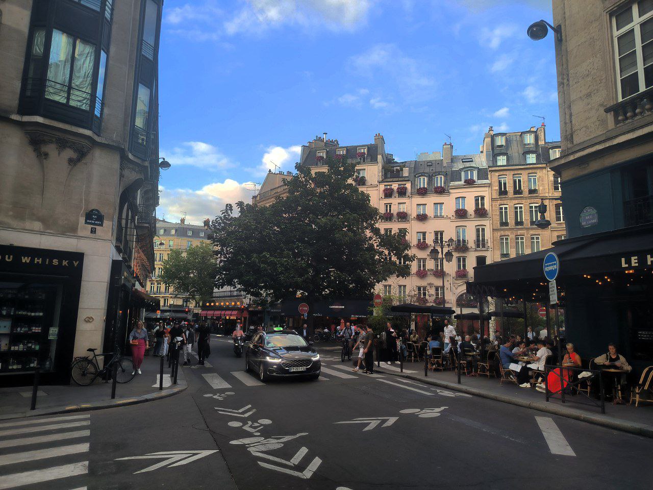 #Paris, media 1