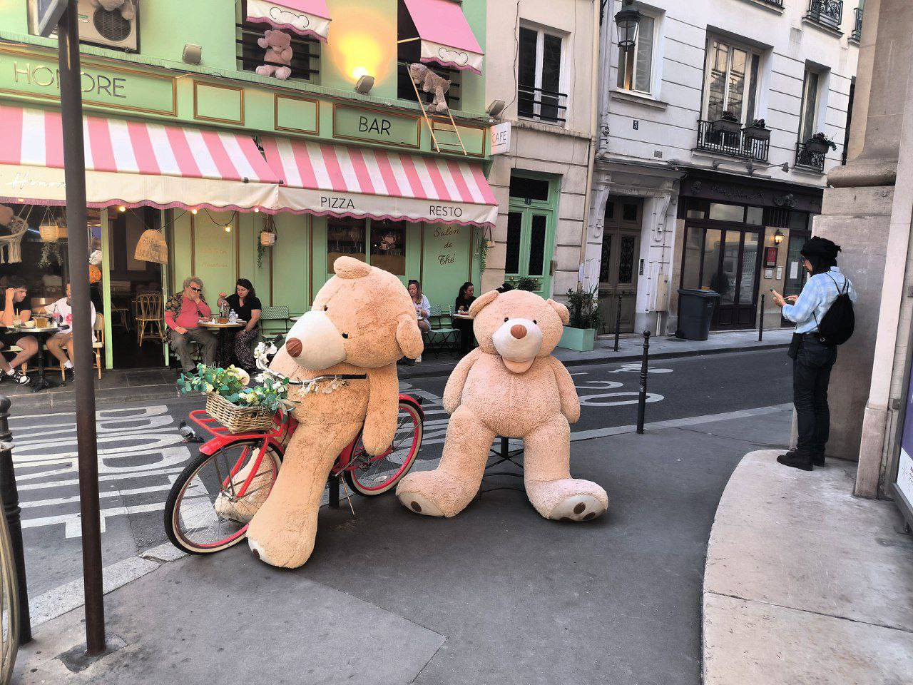 #Paris, media 6