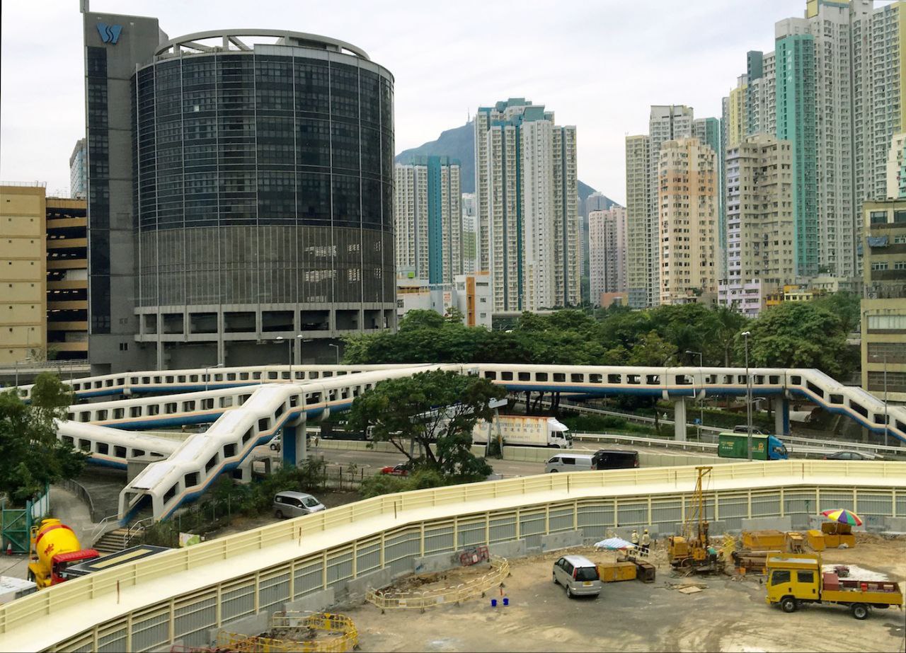 https://www.thestandard.com.hk/section-news/fc/11/255199/Police-drive-against-jaywalkers-…, media 2