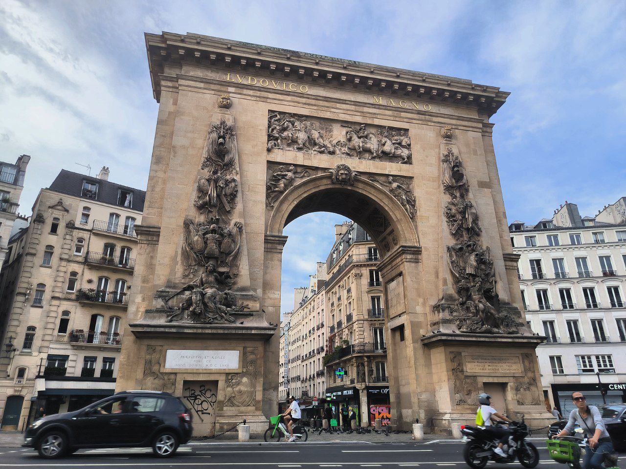 #Paris, media 1