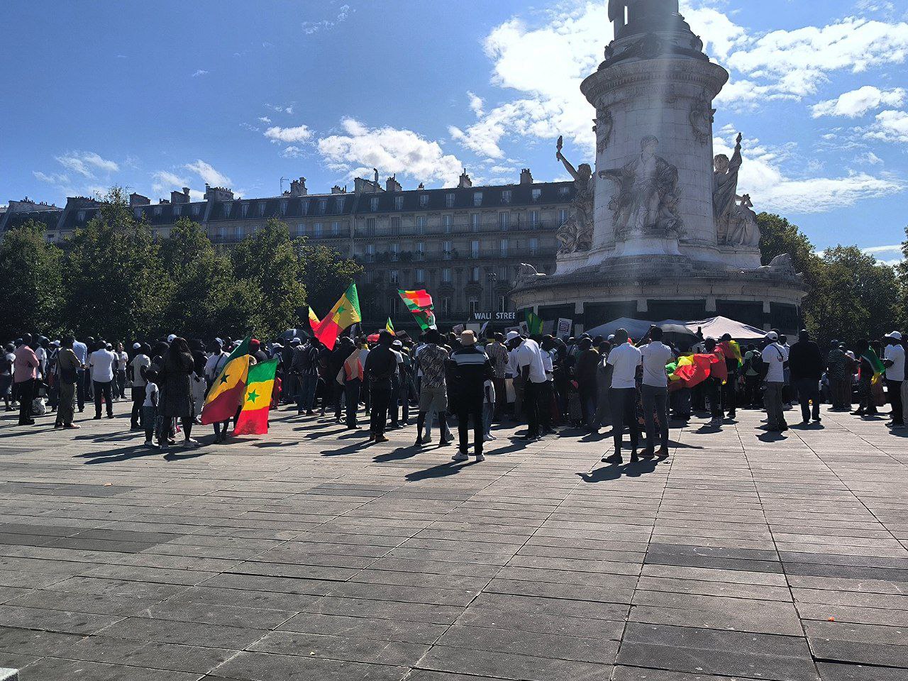 #Paris, media 1