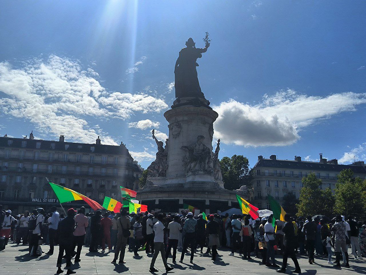 #Paris, media 2