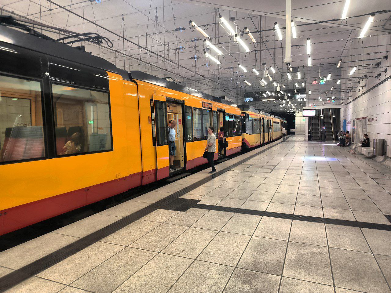 #Karlsruhe, media 1