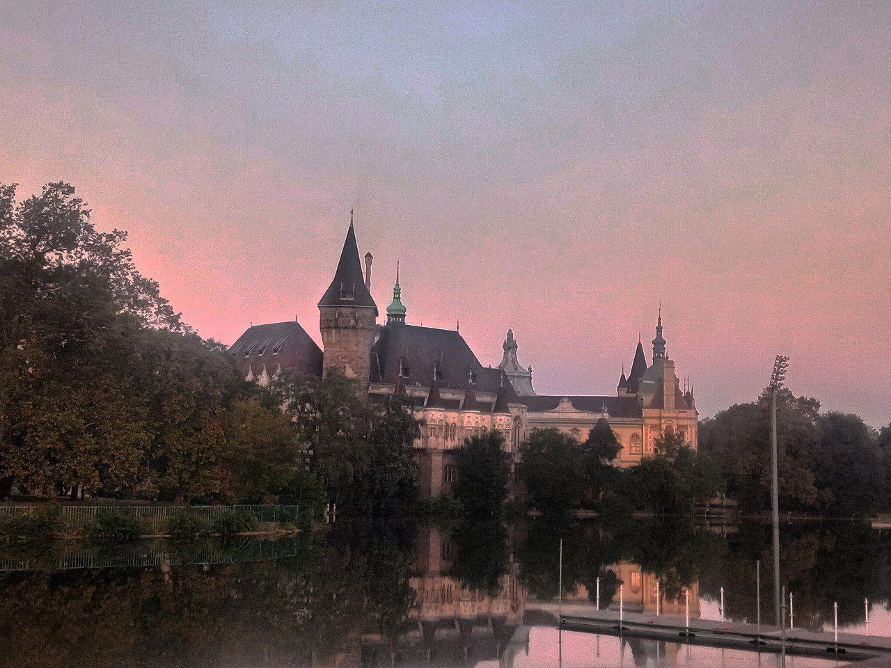 #Budapest, media 1