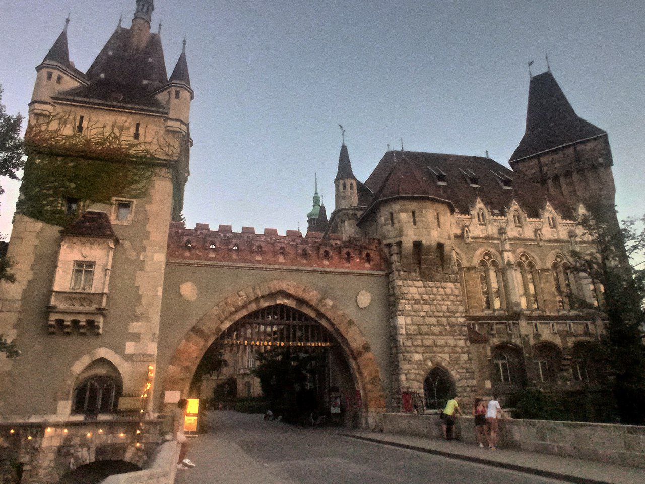 #Budapest, media 2